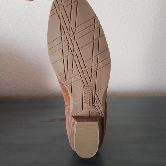 Kenneth Cole Reaction Bootie - Picture 4 of 5